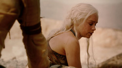 extant_GameOfThrones_2x01-TheNorthRemembers_1587