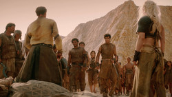 extant_GameOfThrones_2x01-TheNorthRemembers_1633