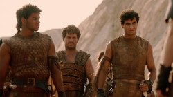 extant_GameOfThrones_2x01-TheNorthRemembers_1636