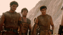 extant_GameOfThrones_2x01-TheNorthRemembers_1638