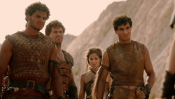 extant_GameOfThrones_2x01-TheNorthRemembers_1639