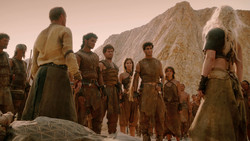 extant_GameOfThrones_2x01-TheNorthRemembers_1663