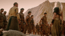 extant_GameOfThrones_2x01-TheNorthRemembers_1679