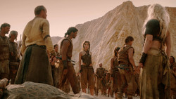 extant_GameOfThrones_2x01-TheNorthRemembers_1681