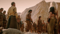 extant_GameOfThrones_2x01-TheNorthRemembers_1682
