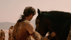 extant_GameOfThrones_2x01-TheNorthRemembers_1695