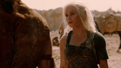 extant_GameOfThrones_2x01-TheNorthRemembers_1704