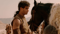 extant_GameOfThrones_2x01-TheNorthRemembers_1710