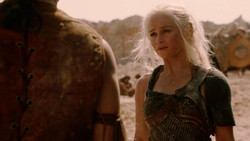 extant_GameOfThrones_2x01-TheNorthRemembers_1740