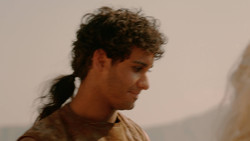 extant_GameOfThrones_2x01-TheNorthRemembers_1742