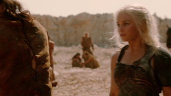 extant_GameOfThrones_2x01-TheNorthRemembers_1745