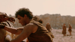 extant_GameOfThrones_2x01-TheNorthRemembers_1747