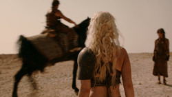 extant_GameOfThrones_2x01-TheNorthRemembers_1765