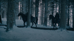 extant_GameOfThrones_2x01-TheNorthRemembers_1832
