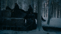extant_GameOfThrones_2x01-TheNorthRemembers_1843