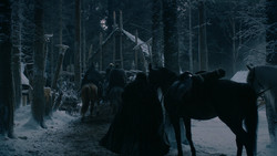 extant_GameOfThrones_2x01-TheNorthRemembers_1862