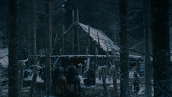extant_GameOfThrones_2x01-TheNorthRemembers_1872
