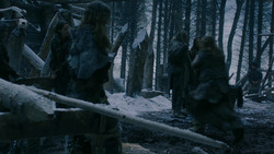 extant_GameOfThrones_2x01-TheNorthRemembers_1933