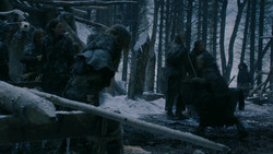 extant_GameOfThrones_2x01-TheNorthRemembers_1935