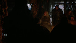 extant_GameOfThrones_2x01-TheNorthRemembers_2000