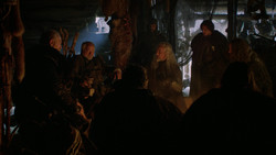 extant_GameOfThrones_2x01-TheNorthRemembers_2057