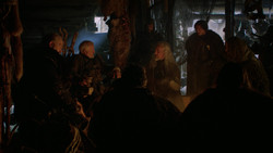 extant_GameOfThrones_2x01-TheNorthRemembers_2063