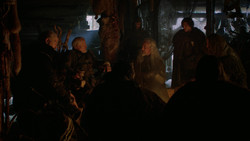 extant_GameOfThrones_2x01-TheNorthRemembers_2065