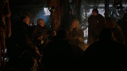 extant_GameOfThrones_2x01-TheNorthRemembers_2069