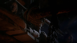 extant_GameOfThrones_2x01-TheNorthRemembers_2125
