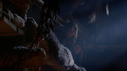 extant_GameOfThrones_2x01-TheNorthRemembers_2132