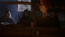 extant_GameOfThrones_2x01-TheNorthRemembers_2141