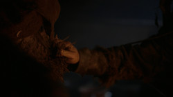 extant_GameOfThrones_2x01-TheNorthRemembers_2289