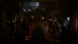 extant_GameOfThrones_2x01-TheNorthRemembers_2356