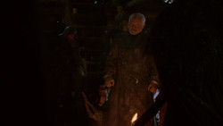 extant_GameOfThrones_2x01-TheNorthRemembers_2410