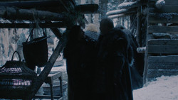 extant_GameOfThrones_2x01-TheNorthRemembers_2427