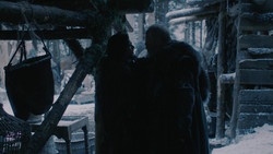 extant_GameOfThrones_2x01-TheNorthRemembers_2433