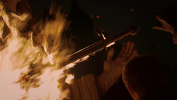 extant_GameOfThrones_2x01-TheNorthRemembers_2743