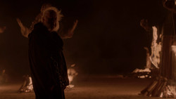 extant_GameOfThrones_2x01-TheNorthRemembers_2921