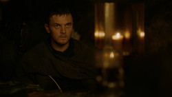 extant_GameOfThrones_2x01-TheNorthRemembers_2940