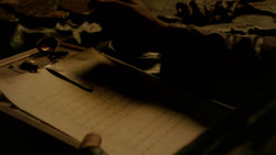 extant_GameOfThrones_2x01-TheNorthRemembers_2952