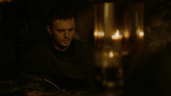 extant_GameOfThrones_2x01-TheNorthRemembers_2959