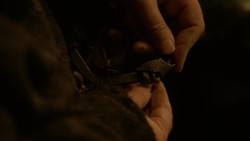 extant_GameOfThrones_2x01-TheNorthRemembers_2978