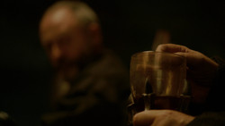 extant_GameOfThrones_2x01-TheNorthRemembers_2992