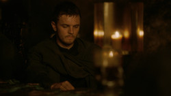 extant_GameOfThrones_2x01-TheNorthRemembers_3039