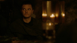 extant_GameOfThrones_2x01-TheNorthRemembers_3149
