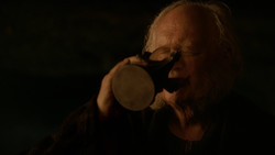 extant_GameOfThrones_2x01-TheNorthRemembers_3180