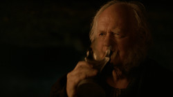extant_GameOfThrones_2x01-TheNorthRemembers_3181