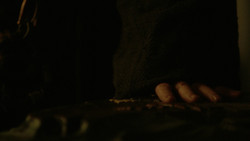 extant_GameOfThrones_2x01-TheNorthRemembers_3202