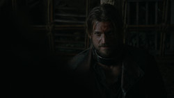 extant_GameOfThrones_2x01-TheNorthRemembers_3356