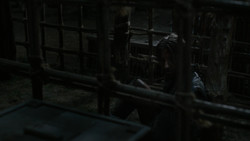 extant_GameOfThrones_2x01-TheNorthRemembers_3453